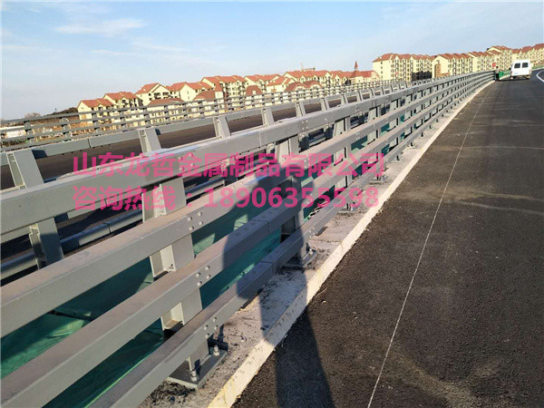 橋梁防撞護(hù)欄，防撞欄桿